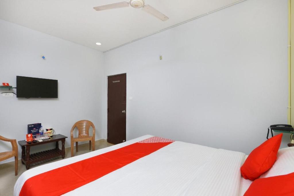 Sai Golden Rooms Tirupati Ngoại thất bức ảnh